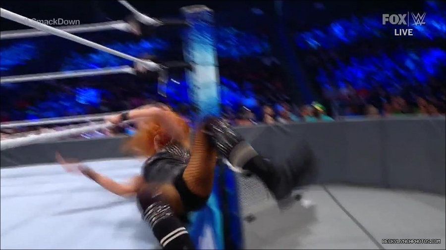 WWE_Supersized_SmackDown_2021_10_15_720p_HDTV_x264-NWCHD_mp4_005894499.jpg