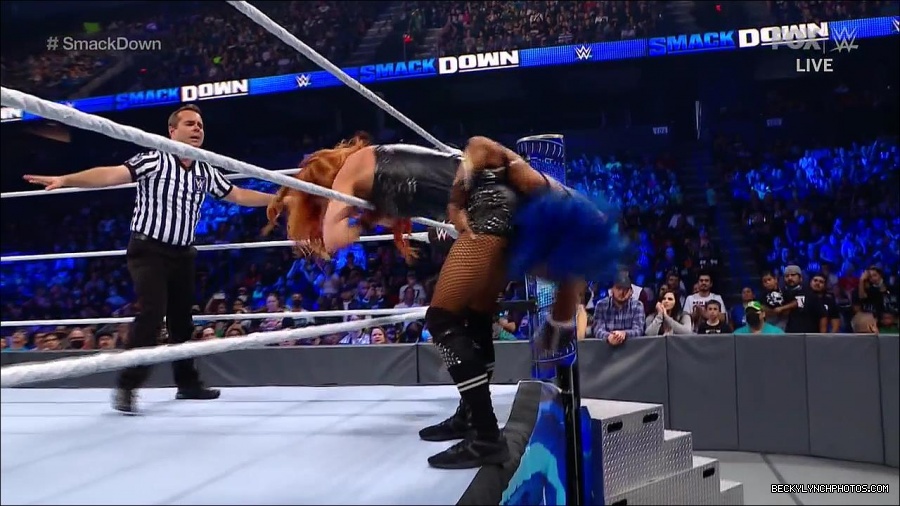 WWE_Supersized_SmackDown_2021_10_15_720p_HDTV_x264-NWCHD_mp4_005919124.jpg