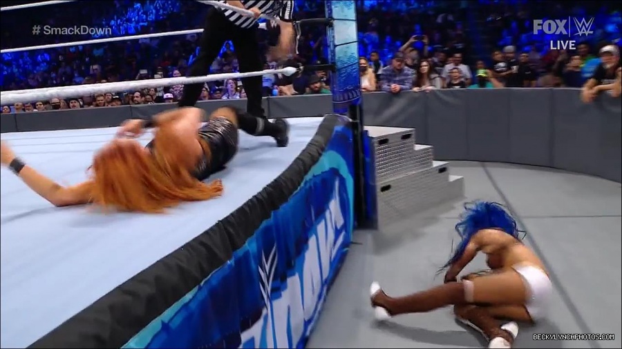 WWE_Supersized_SmackDown_2021_10_15_720p_HDTV_x264-NWCHD_mp4_005925130.jpg
