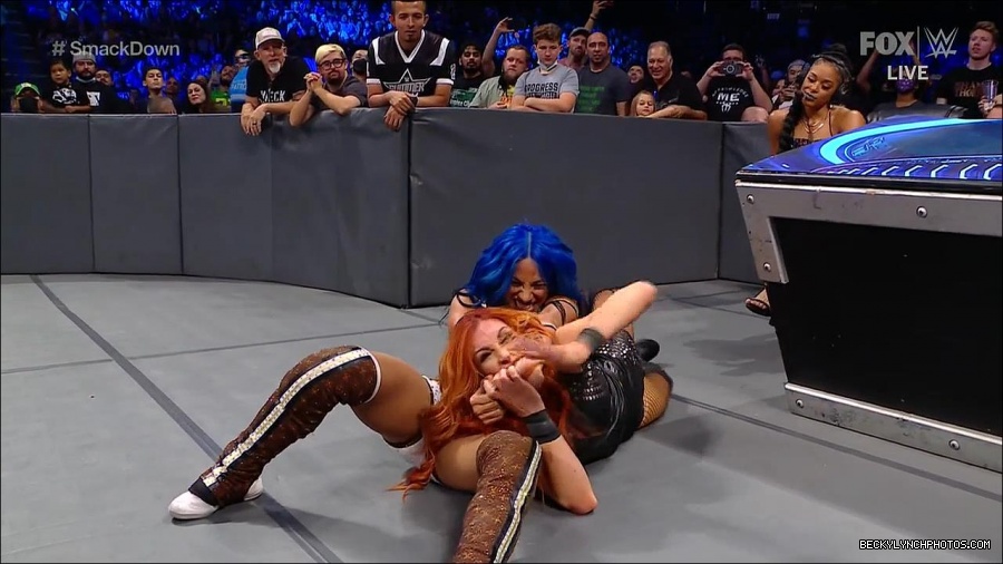 WWE_Supersized_SmackDown_2021_10_15_720p_HDTV_x264-NWCHD_mp4_005950355.jpg