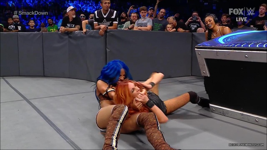 WWE_Supersized_SmackDown_2021_10_15_720p_HDTV_x264-NWCHD_mp4_005955760.jpg