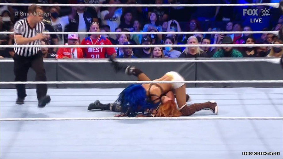 WWE_Supersized_SmackDown_2021_10_15_720p_HDTV_x264-NWCHD_mp4_005968973.jpg