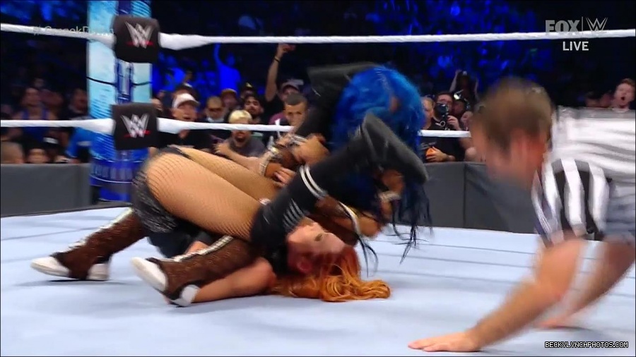 WWE_Supersized_SmackDown_2021_10_15_720p_HDTV_x264-NWCHD_mp4_005971376.jpg