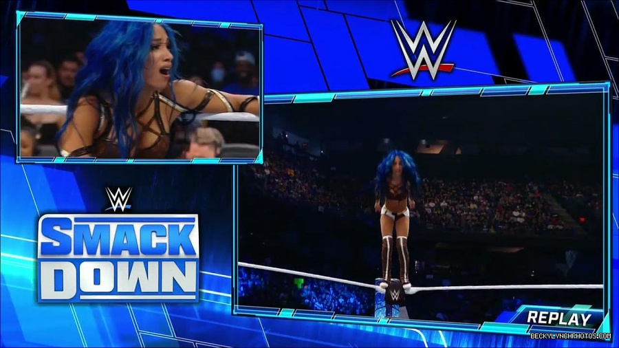 WWE_Supersized_SmackDown_2021_10_15_720p_HDTV_x264-NWCHD_mp4_005979184.jpg