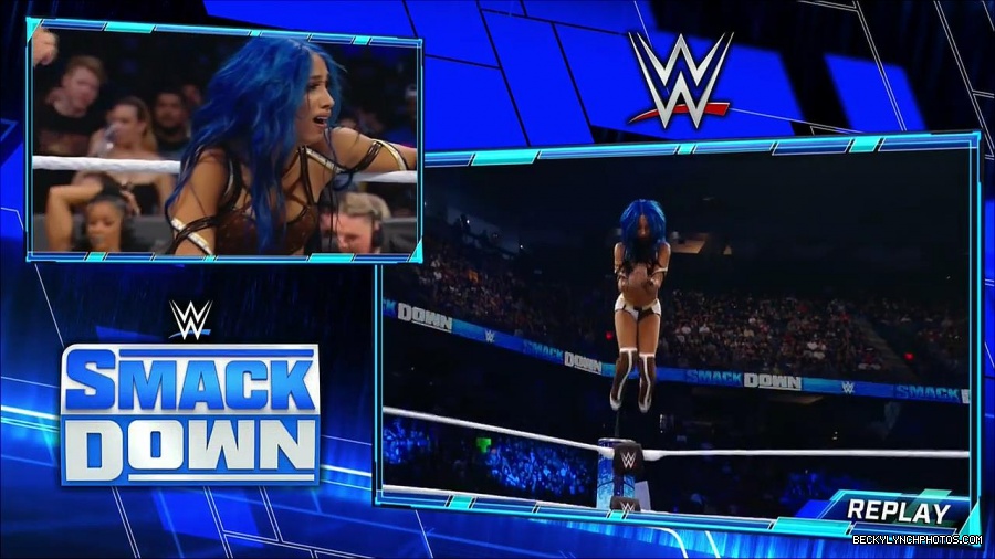WWE_Supersized_SmackDown_2021_10_15_720p_HDTV_x264-NWCHD_mp4_005979784.jpg