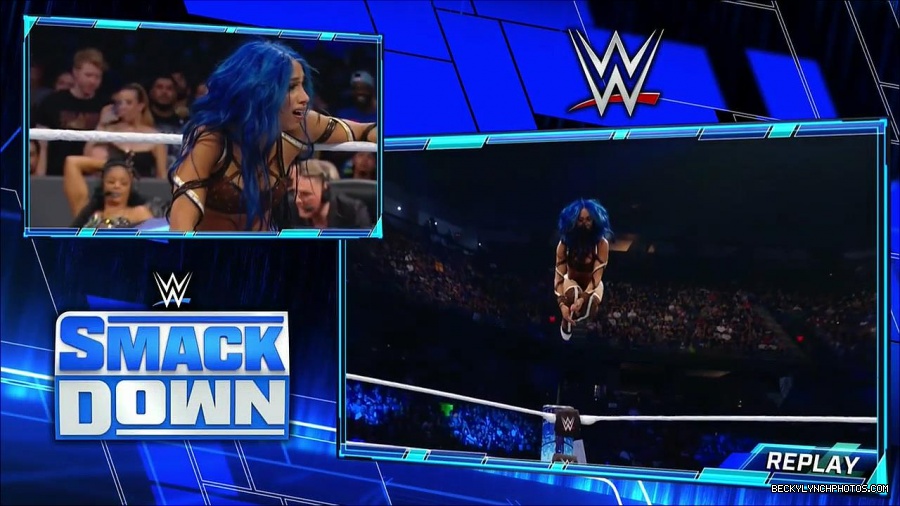 WWE_Supersized_SmackDown_2021_10_15_720p_HDTV_x264-NWCHD_mp4_005980385.jpg