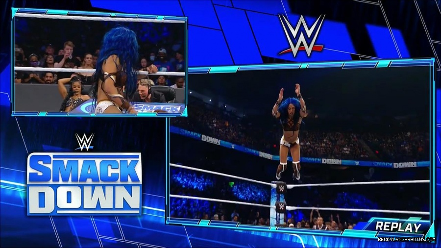 WWE_Supersized_SmackDown_2021_10_15_720p_HDTV_x264-NWCHD_mp4_005982787.jpg