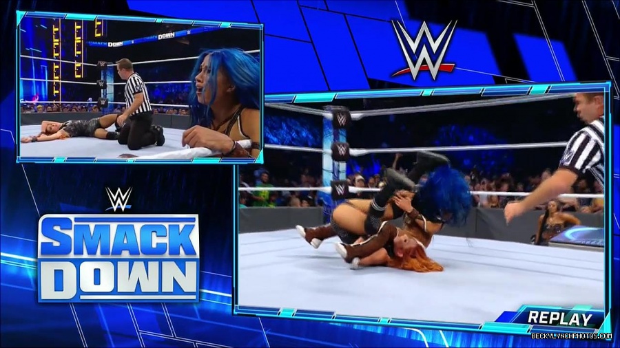 WWE_Supersized_SmackDown_2021_10_15_720p_HDTV_x264-NWCHD_mp4_005985790.jpg