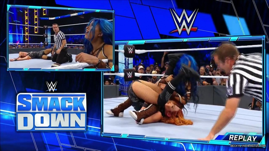 WWE_Supersized_SmackDown_2021_10_15_720p_HDTV_x264-NWCHD_mp4_005986391.jpg