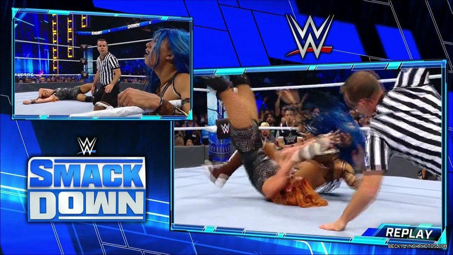 WWE_Supersized_SmackDown_2021_10_15_720p_HDTV_x264-NWCHD_mp4_005987592.jpg
