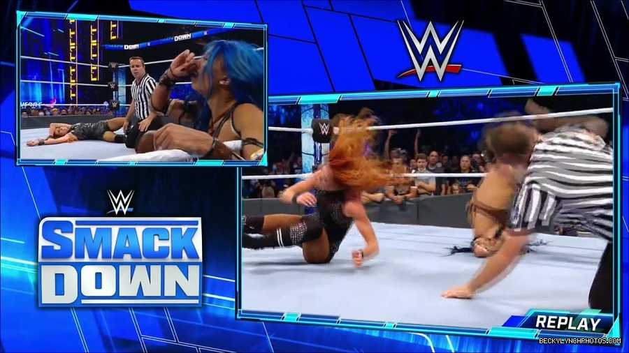 WWE_Supersized_SmackDown_2021_10_15_720p_HDTV_x264-NWCHD_mp4_005988193.jpg