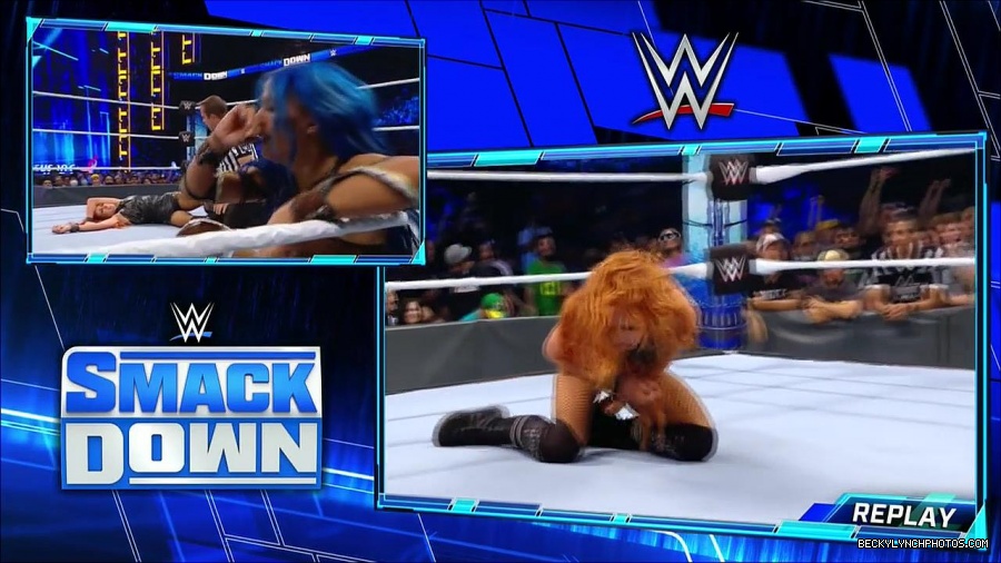 WWE_Supersized_SmackDown_2021_10_15_720p_HDTV_x264-NWCHD_mp4_005988793.jpg
