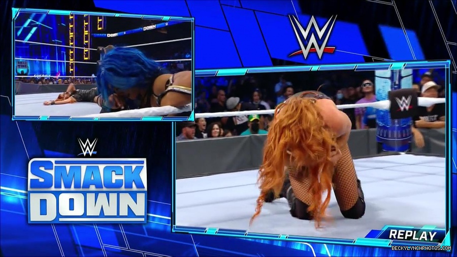 WWE_Supersized_SmackDown_2021_10_15_720p_HDTV_x264-NWCHD_mp4_005989394.jpg