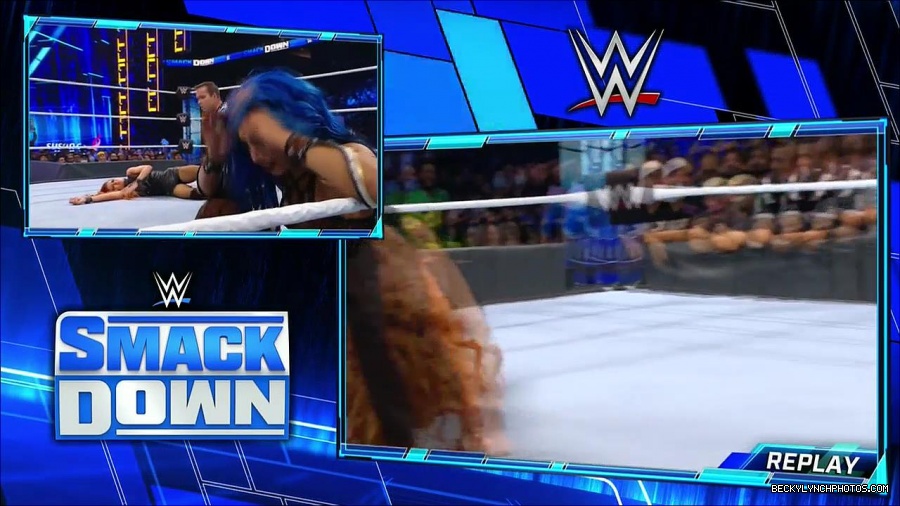 WWE_Supersized_SmackDown_2021_10_15_720p_HDTV_x264-NWCHD_mp4_005989994.jpg