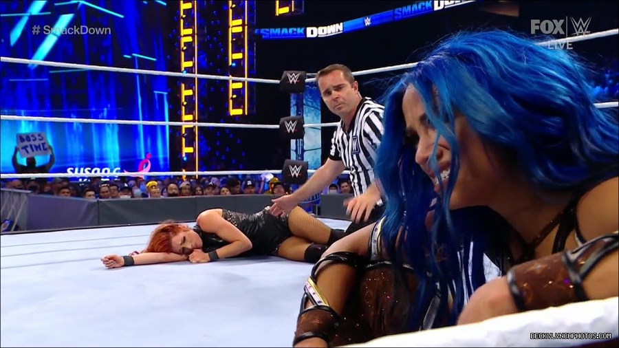 WWE_Supersized_SmackDown_2021_10_15_720p_HDTV_x264-NWCHD_mp4_005992997.jpg