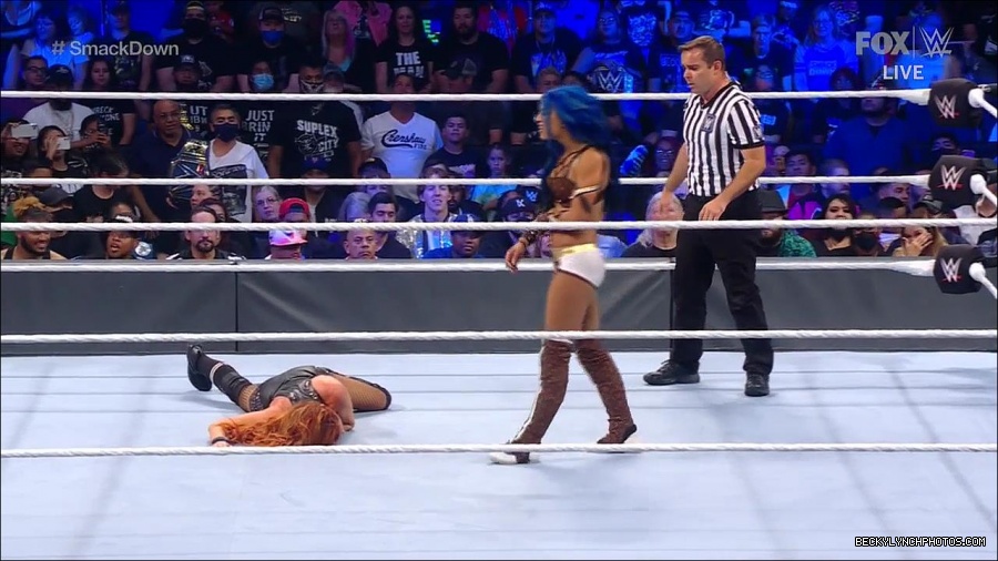 WWE_Supersized_SmackDown_2021_10_15_720p_HDTV_x264-NWCHD_mp4_006001406.jpg
