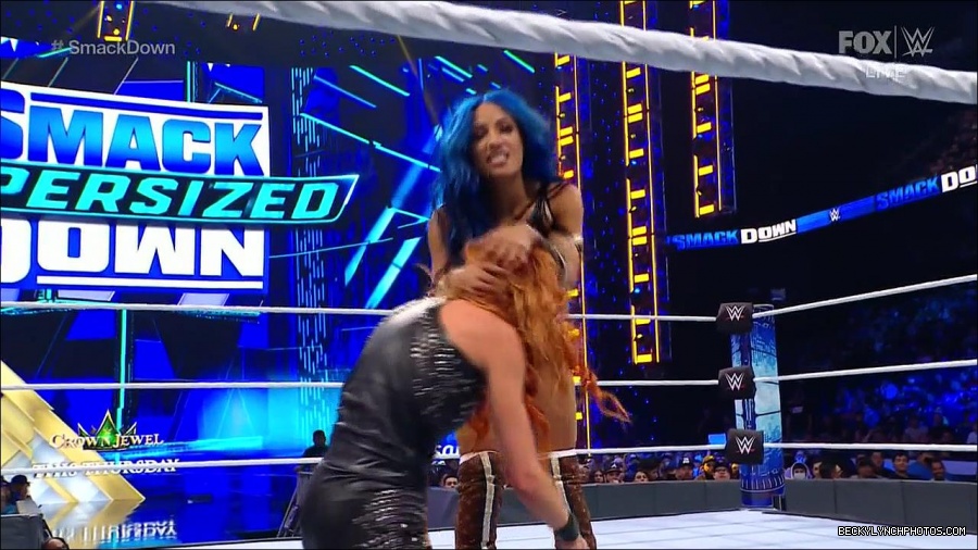 WWE_Supersized_SmackDown_2021_10_15_720p_HDTV_x264-NWCHD_mp4_006012817.jpg