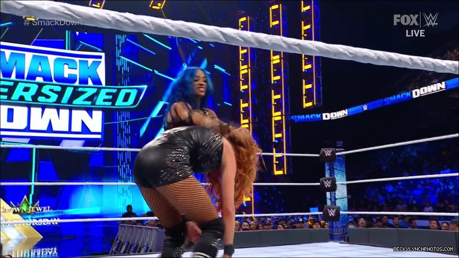 WWE_Supersized_SmackDown_2021_10_15_720p_HDTV_x264-NWCHD_mp4_006014018.jpg