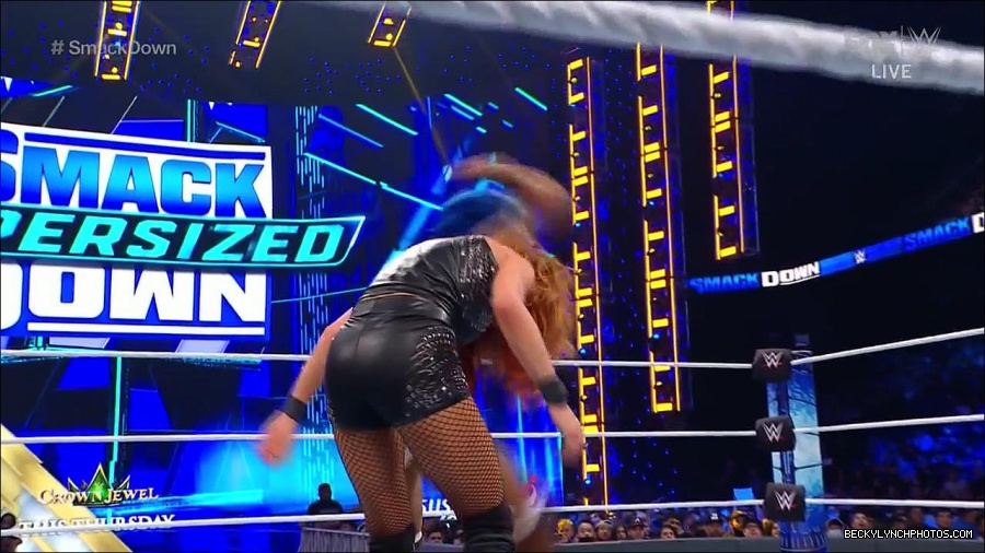 WWE_Supersized_SmackDown_2021_10_15_720p_HDTV_x264-NWCHD_mp4_006014619.jpg