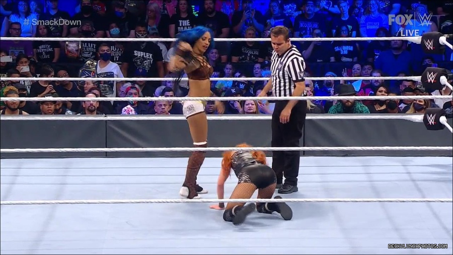 WWE_Supersized_SmackDown_2021_10_15_720p_HDTV_x264-NWCHD_mp4_006017021.jpg