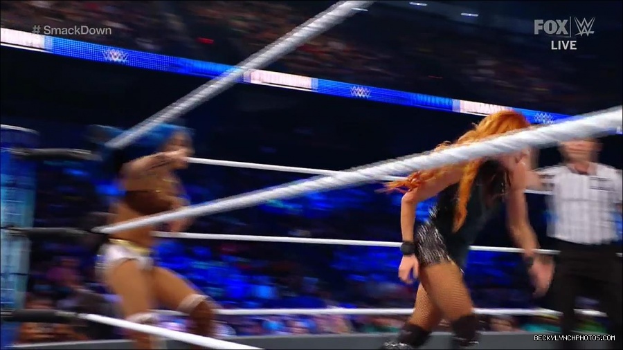 WWE_Supersized_SmackDown_2021_10_15_720p_HDTV_x264-NWCHD_mp4_006026631.jpg