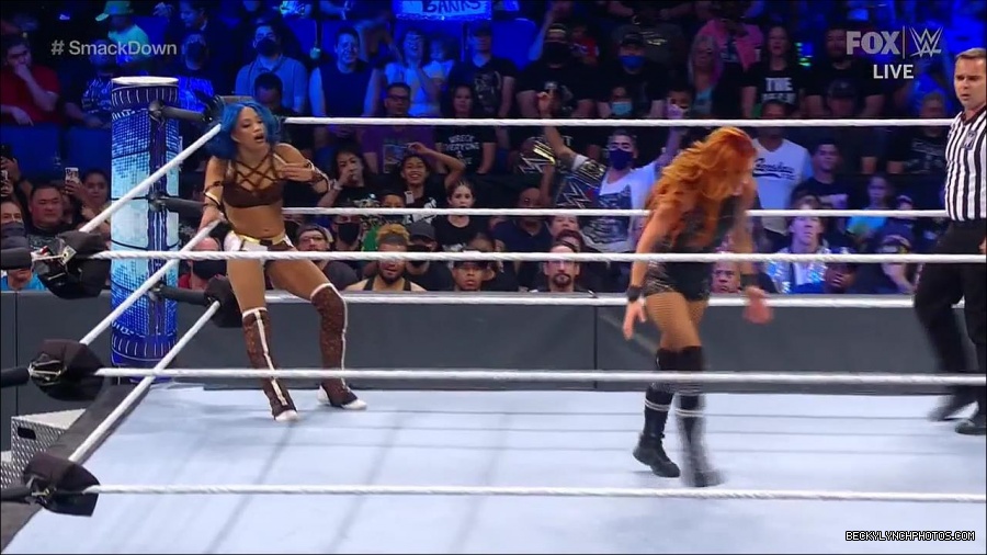 WWE_Supersized_SmackDown_2021_10_15_720p_HDTV_x264-NWCHD_mp4_006027232.jpg