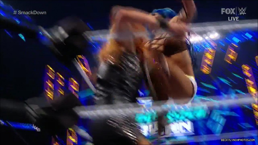 WWE_Supersized_SmackDown_2021_10_15_720p_HDTV_x264-NWCHD_mp4_006036841.jpg