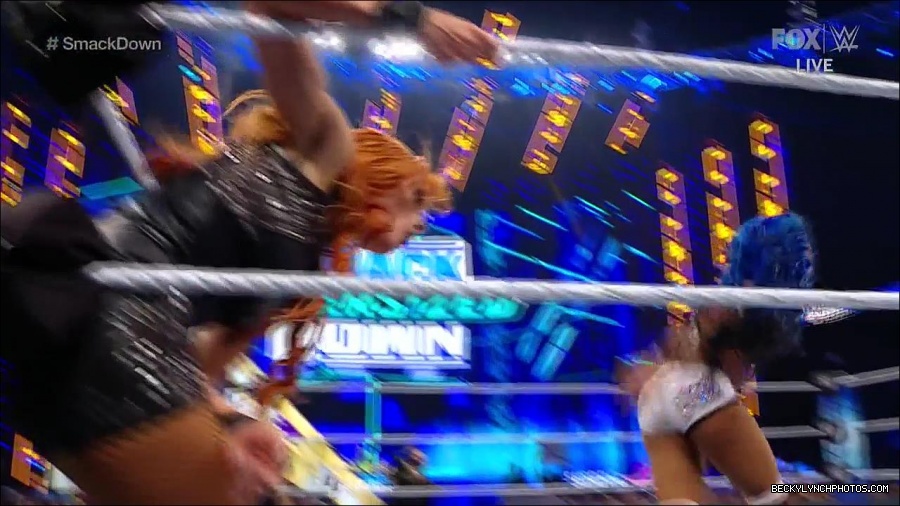 WWE_Supersized_SmackDown_2021_10_15_720p_HDTV_x264-NWCHD_mp4_006038042.jpg