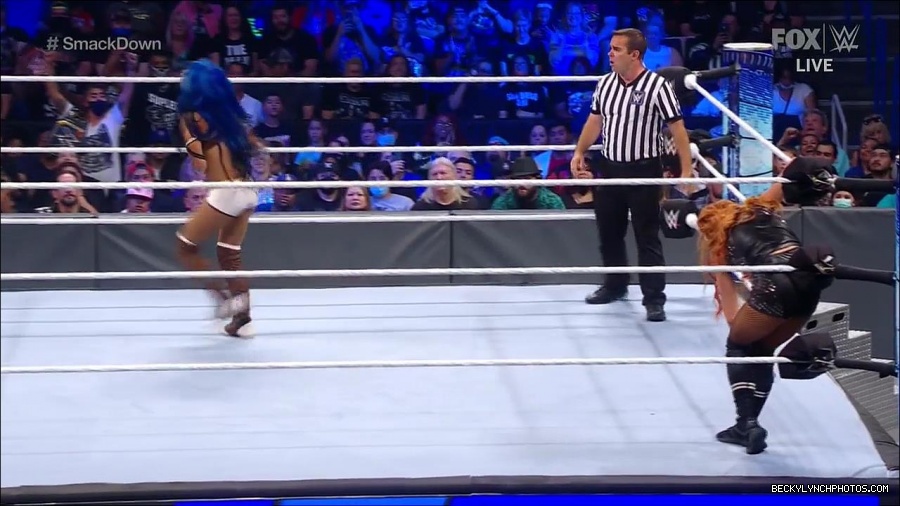 WWE_Supersized_SmackDown_2021_10_15_720p_HDTV_x264-NWCHD_mp4_006039244.jpg