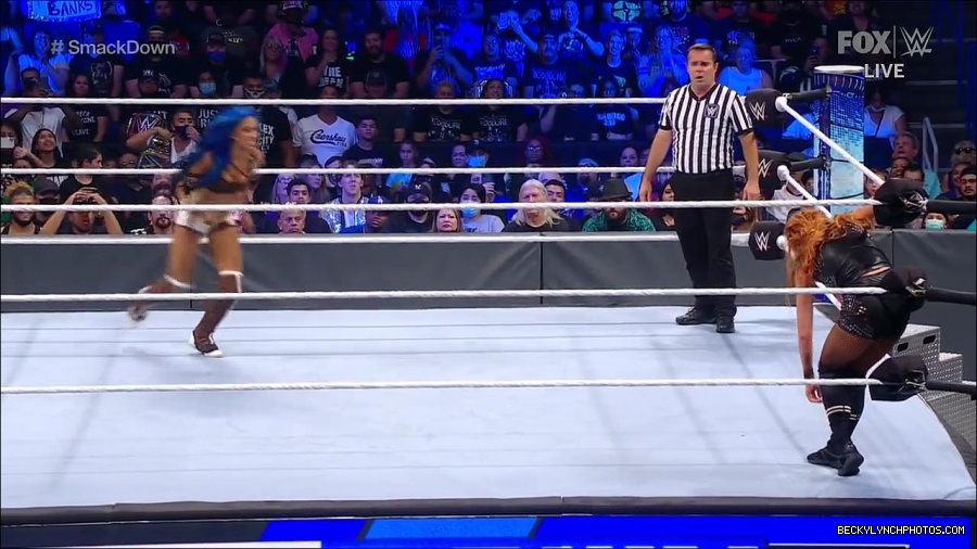 WWE_Supersized_SmackDown_2021_10_15_720p_HDTV_x264-NWCHD_mp4_006040445.jpg