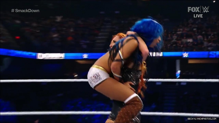 WWE_Supersized_SmackDown_2021_10_15_720p_HDTV_x264-NWCHD_mp4_006045250.jpg