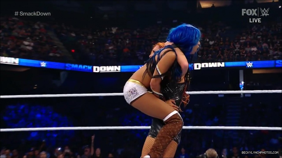 WWE_Supersized_SmackDown_2021_10_15_720p_HDTV_x264-NWCHD_mp4_006045850.jpg