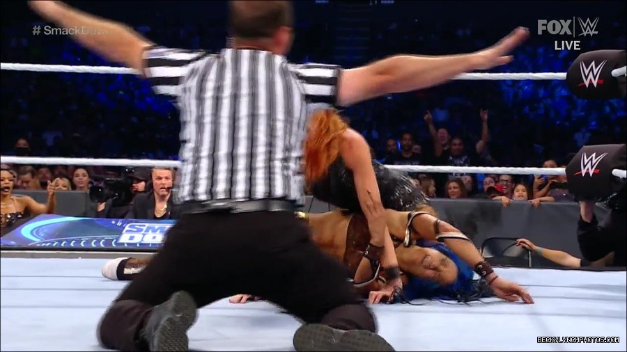 WWE_Supersized_SmackDown_2021_10_15_720p_HDTV_x264-NWCHD_mp4_006053057.jpg