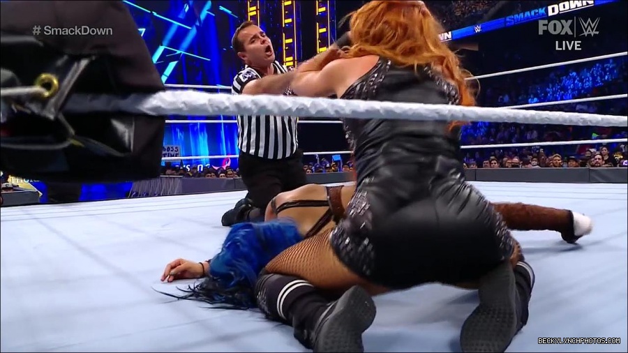 WWE_Supersized_SmackDown_2021_10_15_720p_HDTV_x264-NWCHD_mp4_006053658.jpg