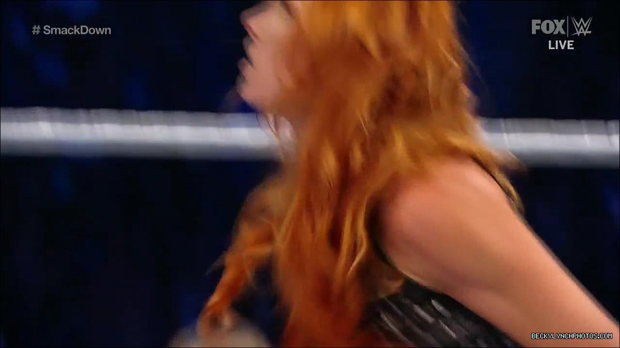 WWE_Supersized_SmackDown_2021_10_15_720p_HDTV_x264-NWCHD_mp4_006055460.jpg