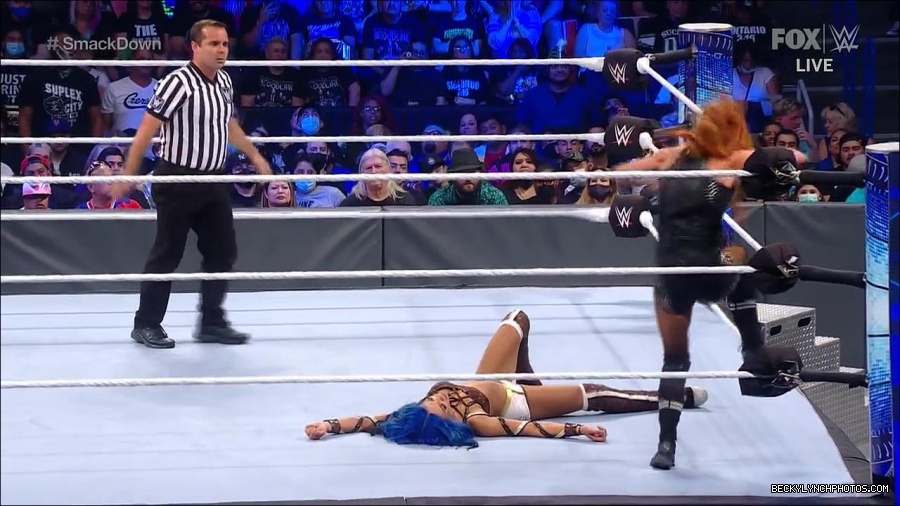 WWE_Supersized_SmackDown_2021_10_15_720p_HDTV_x264-NWCHD_mp4_006059063.jpg