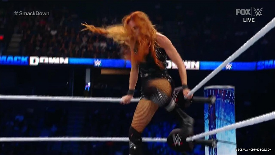 WWE_Supersized_SmackDown_2021_10_15_720p_HDTV_x264-NWCHD_mp4_006059664.jpg