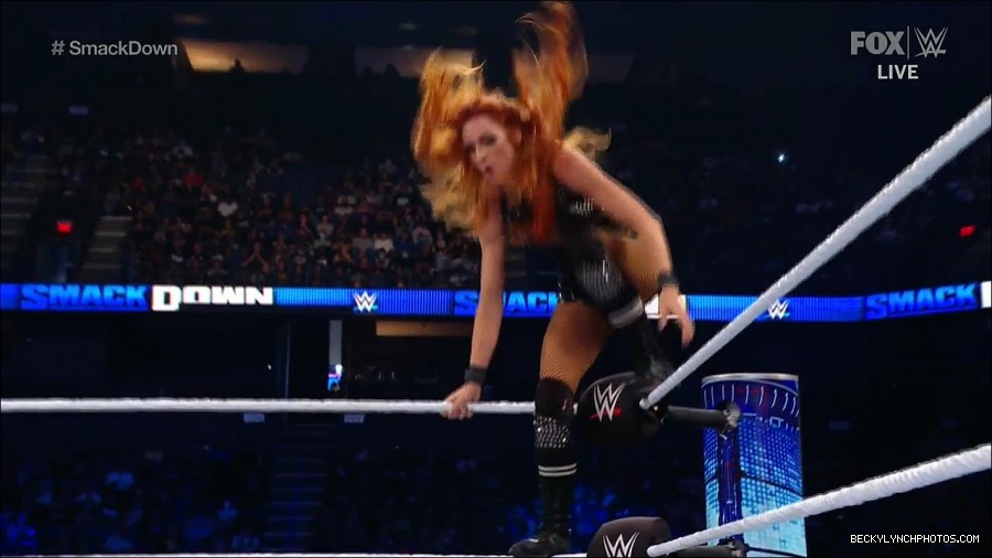WWE_Supersized_SmackDown_2021_10_15_720p_HDTV_x264-NWCHD_mp4_006060865.jpg
