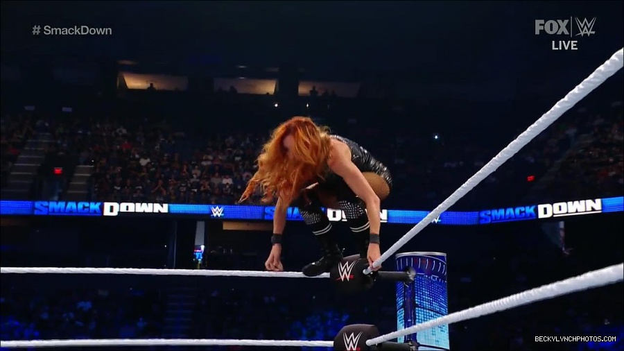 WWE_Supersized_SmackDown_2021_10_15_720p_HDTV_x264-NWCHD_mp4_006062066.jpg