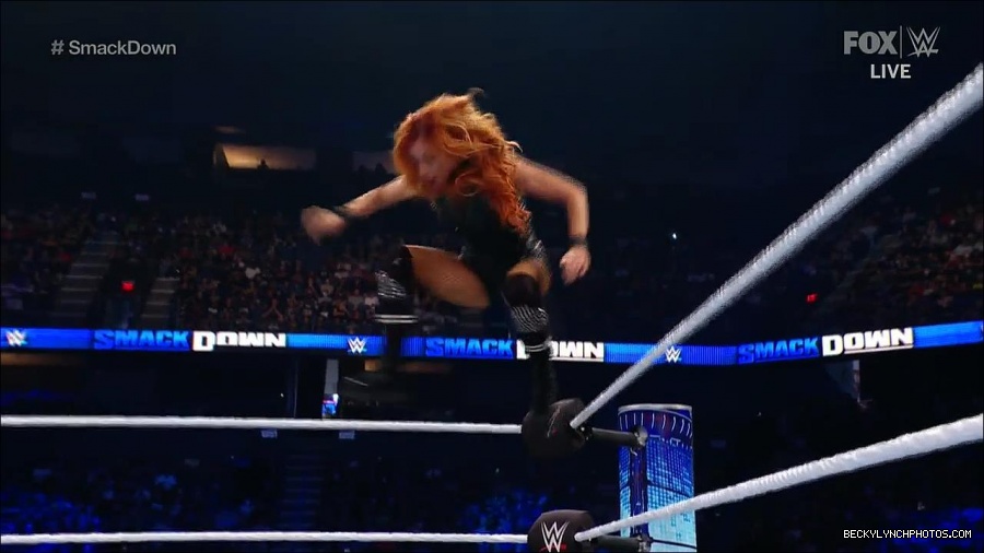 WWE_Supersized_SmackDown_2021_10_15_720p_HDTV_x264-NWCHD_mp4_006062667.jpg