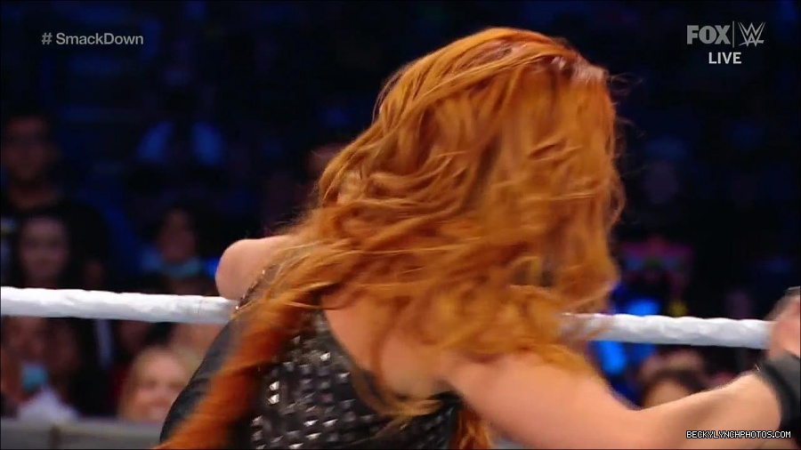 WWE_Supersized_SmackDown_2021_10_15_720p_HDTV_x264-NWCHD_mp4_006070475.jpg