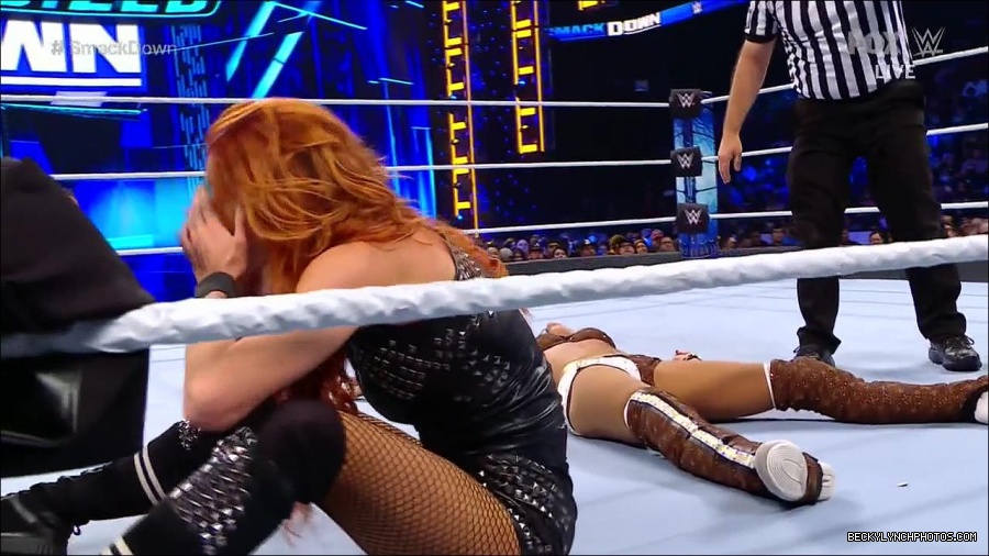WWE_Supersized_SmackDown_2021_10_15_720p_HDTV_x264-NWCHD_mp4_006074078.jpg