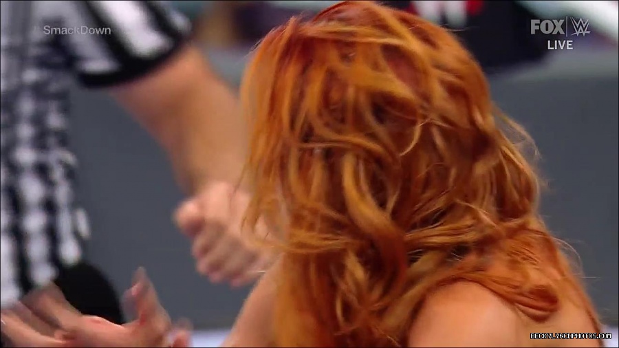 WWE_Supersized_SmackDown_2021_10_15_720p_HDTV_x264-NWCHD_mp4_006083688.jpg