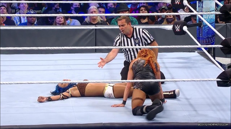WWE_Supersized_SmackDown_2021_10_15_720p_HDTV_x264-NWCHD_mp4_006087892.jpg