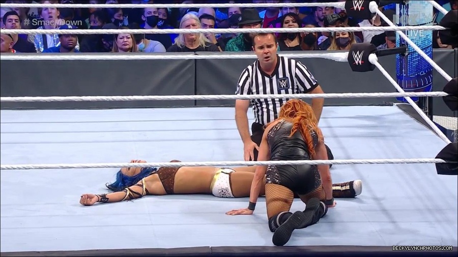 WWE_Supersized_SmackDown_2021_10_15_720p_HDTV_x264-NWCHD_mp4_006089093.jpg