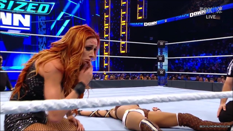 WWE_Supersized_SmackDown_2021_10_15_720p_HDTV_x264-NWCHD_mp4_006091496.jpg