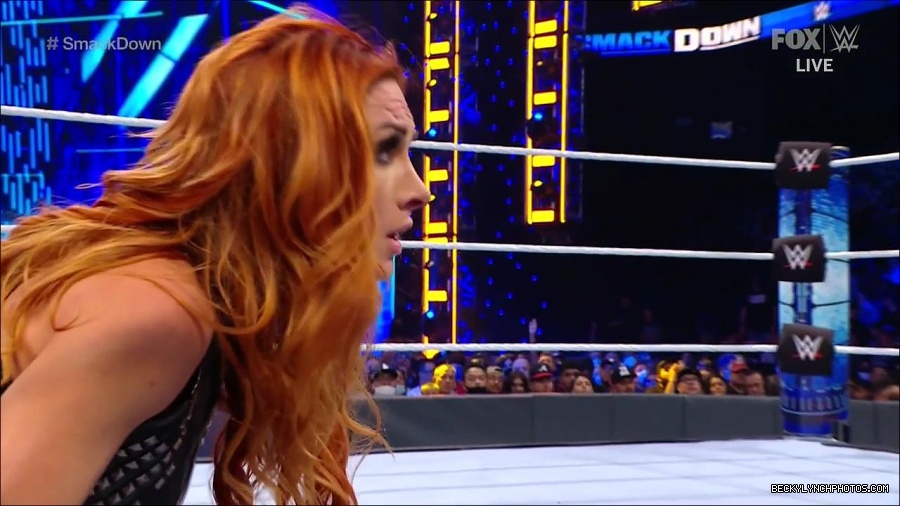 WWE_Supersized_SmackDown_2021_10_15_720p_HDTV_x264-NWCHD_mp4_006093898.jpg