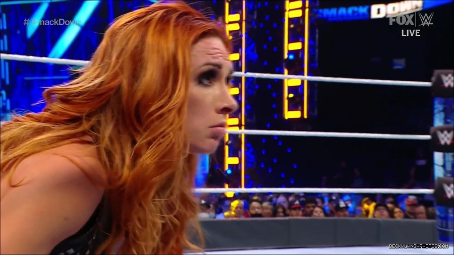 WWE_Supersized_SmackDown_2021_10_15_720p_HDTV_x264-NWCHD_mp4_006094499.jpg