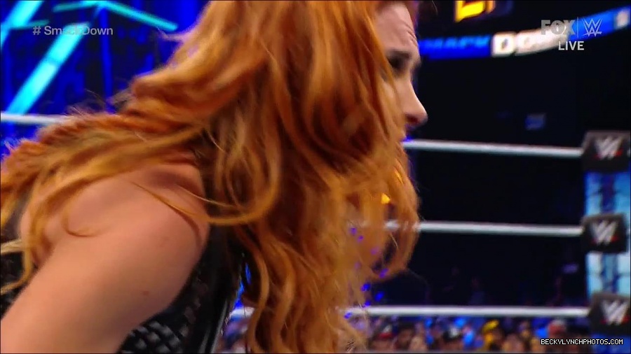 WWE_Supersized_SmackDown_2021_10_15_720p_HDTV_x264-NWCHD_mp4_006095099.jpg