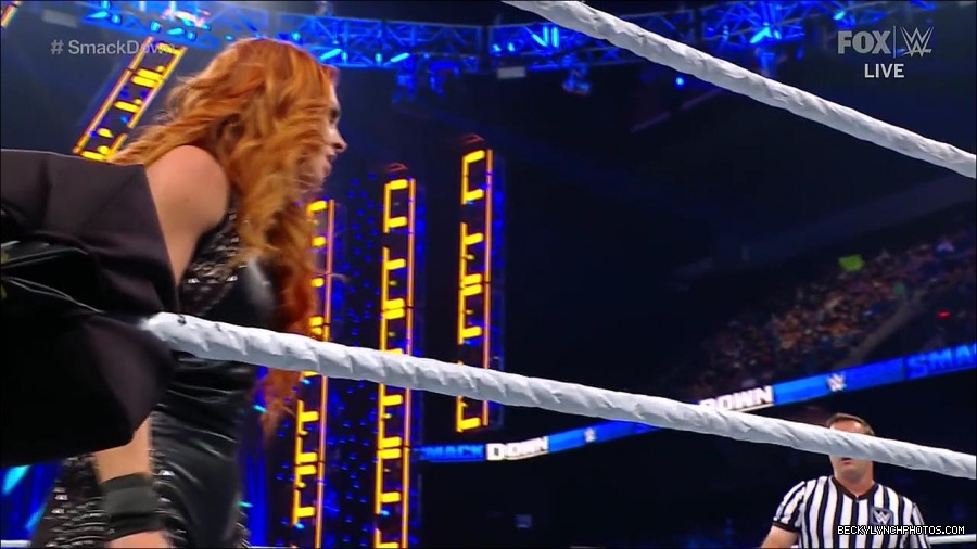 WWE_Supersized_SmackDown_2021_10_15_720p_HDTV_x264-NWCHD_mp4_006098102.jpg